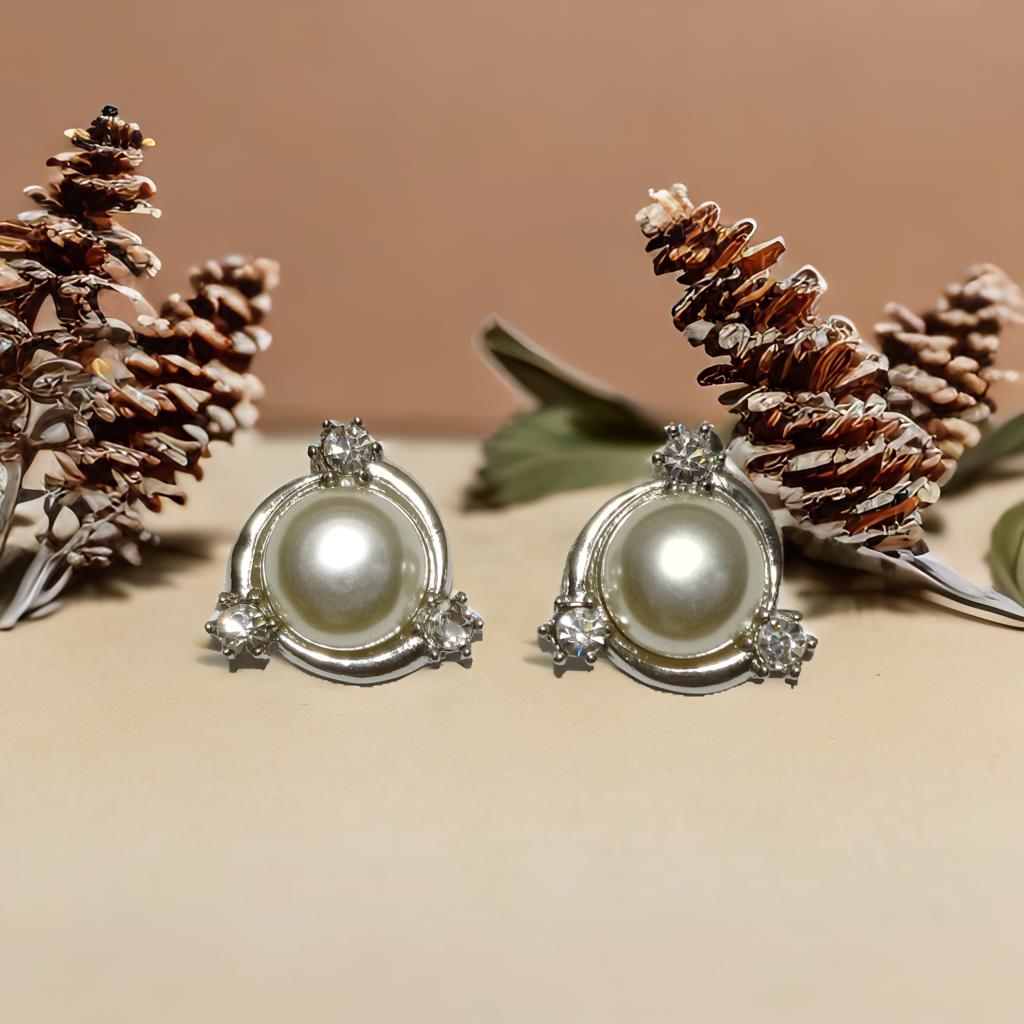3D Pearl Studs - Silver