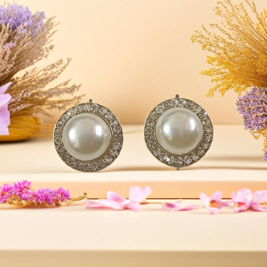 Halo button pearl stud