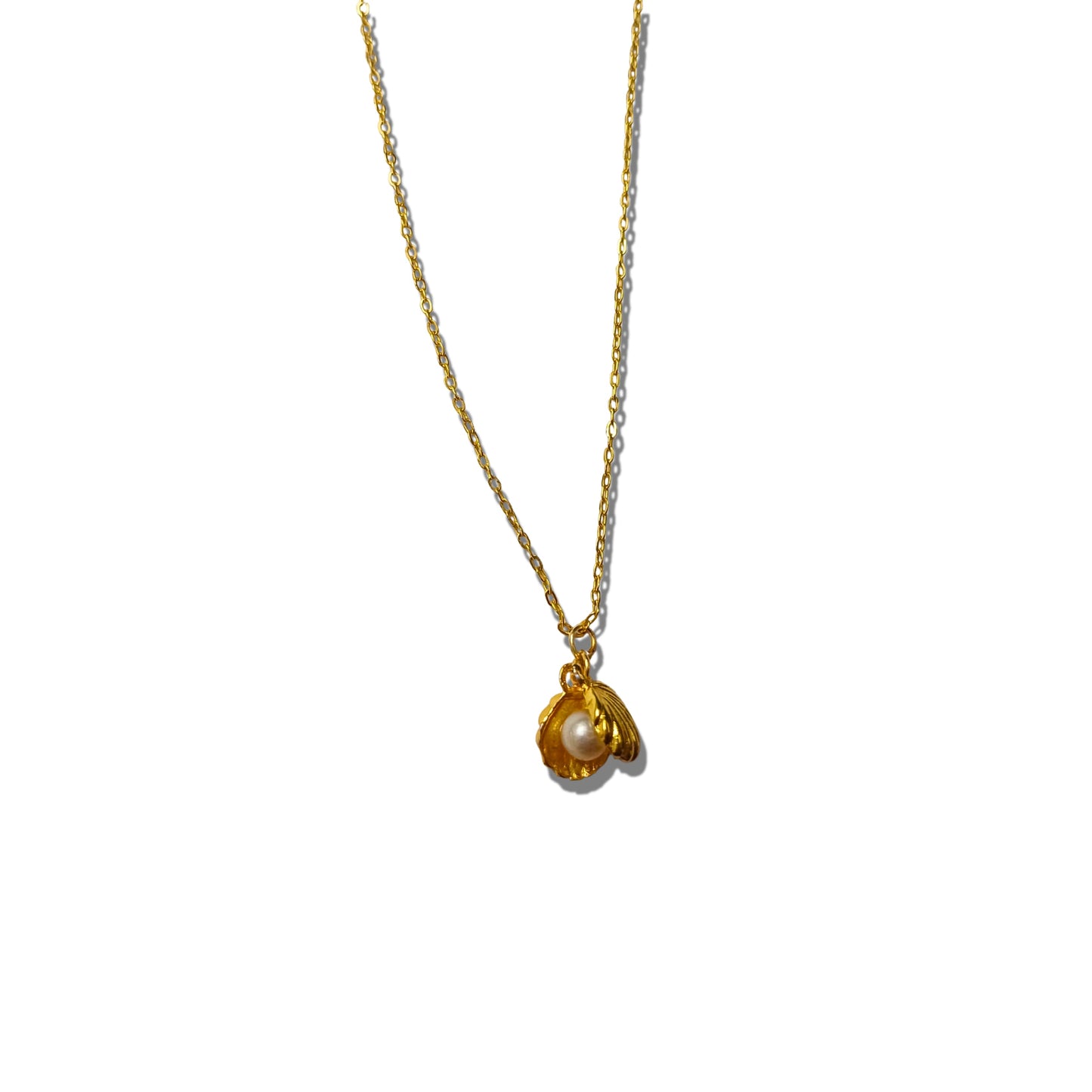 Golden Shell Pearl necklace
